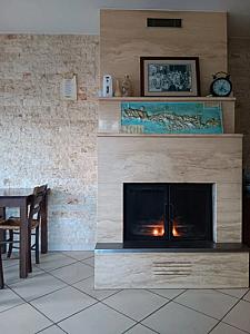 kafe-ouzeri-amalia-5-768x1024