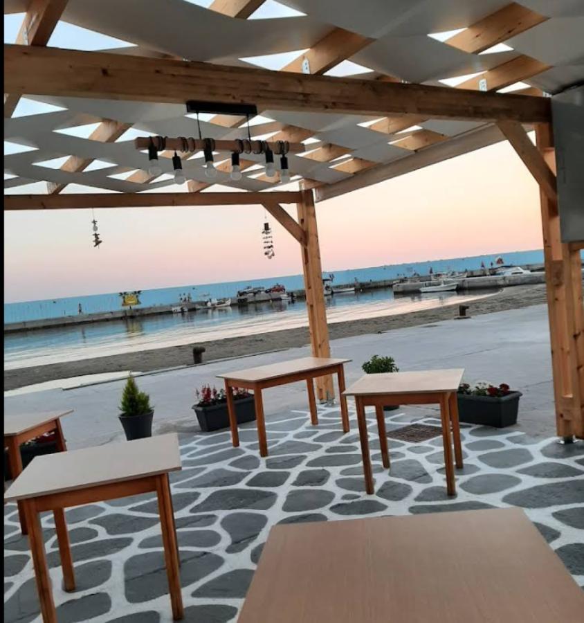 Simos Café & Grill House Arvi